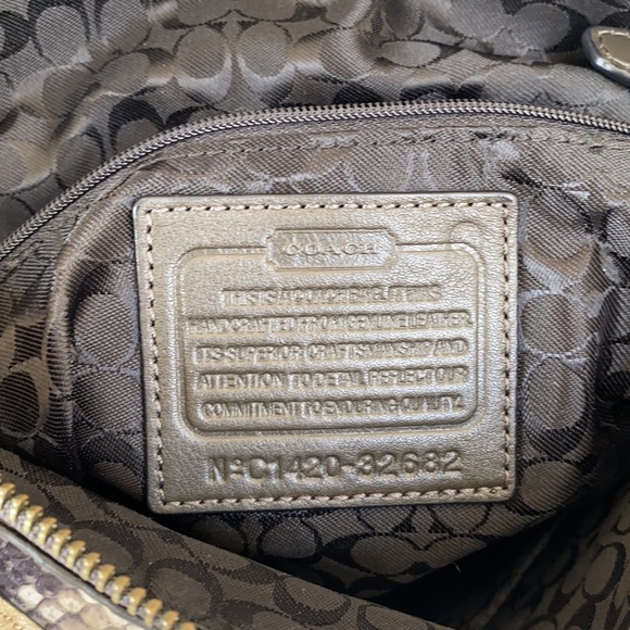 Coach Madison collection handbag. Rare colorway - Picture 2 of 7